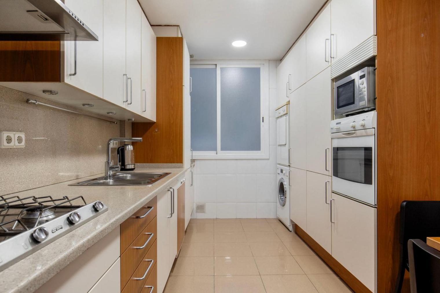 Blueground Galvany Balcony Furnished Bcn-127 Appartement