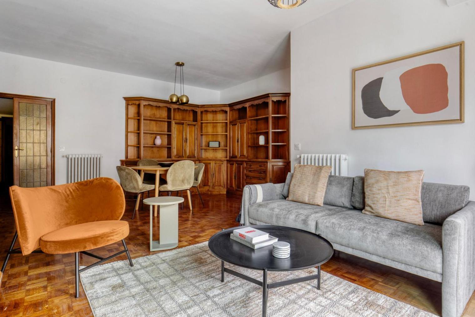 Blueground Galvany Balcony Furnished Bcn-127 Barcelone