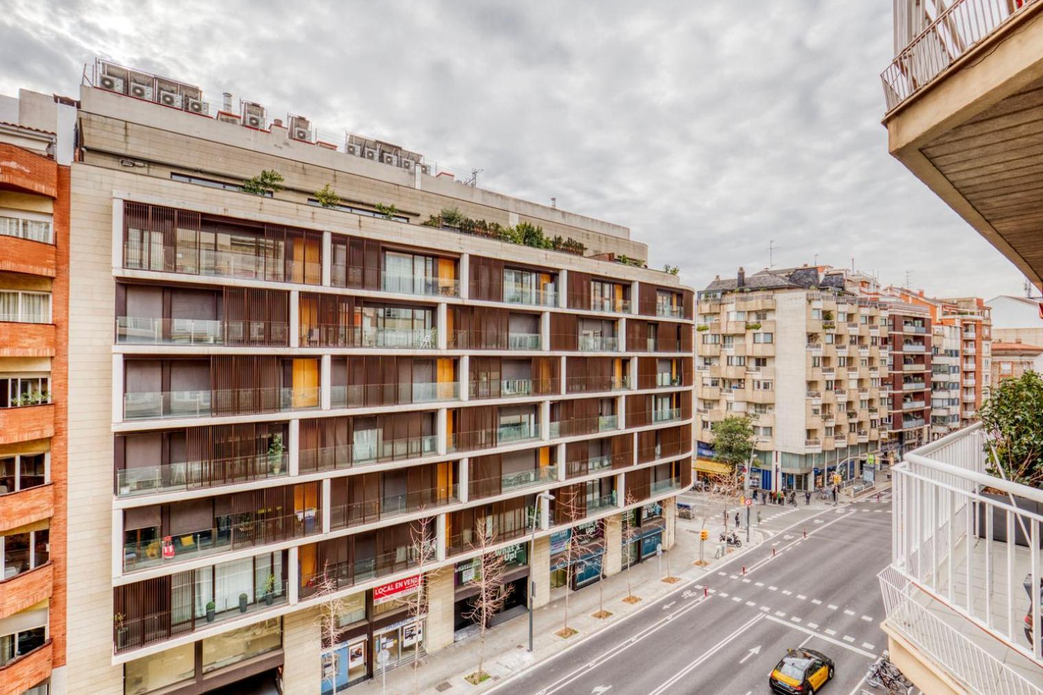 Blueground Galvany Balcony Furnished Bcn-127 * Barcelone