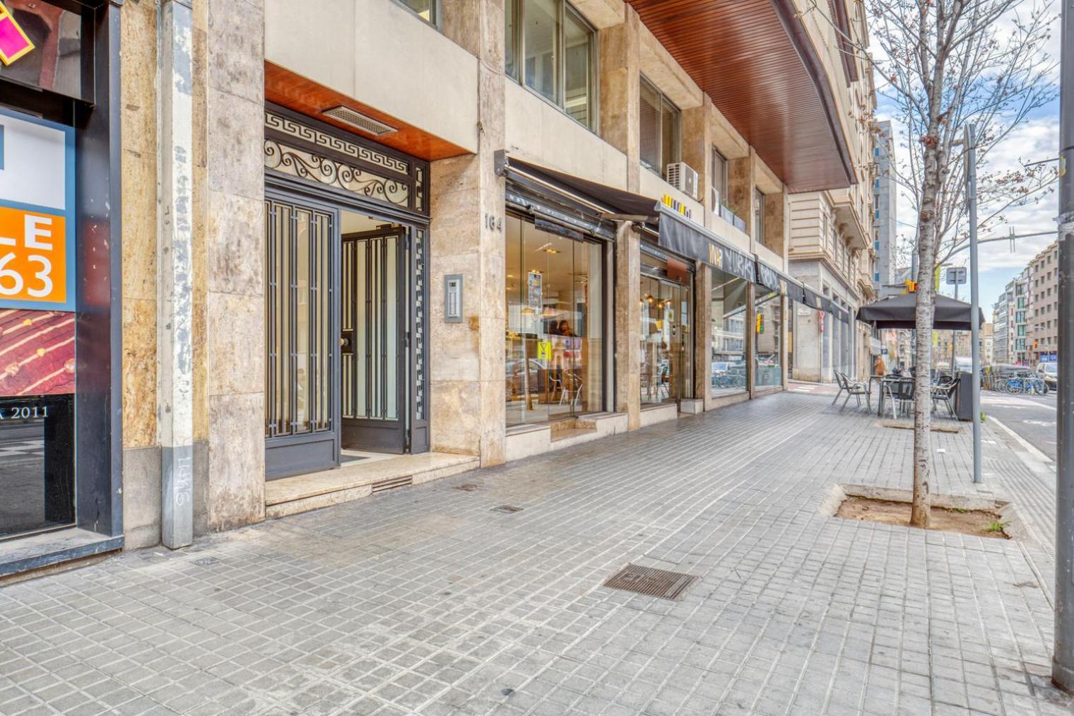 Blueground Galvany Balcony Furnished Bcn-127 Appartement *