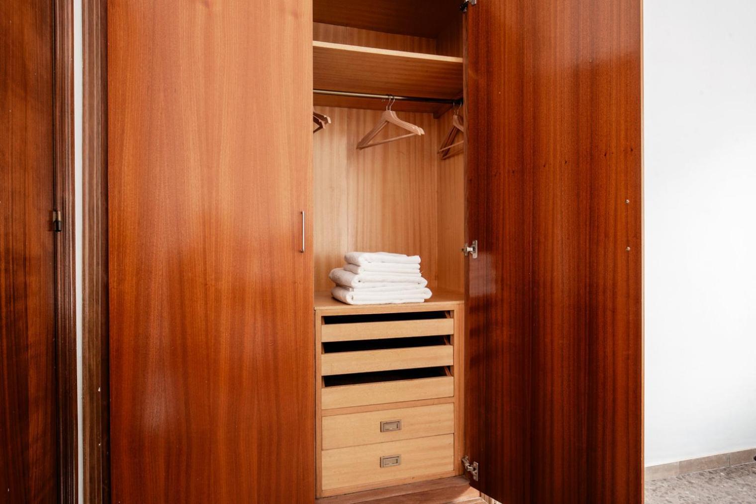 Blueground Galvany Balcony Furnished Bcn-127 Apartamento Barcelona